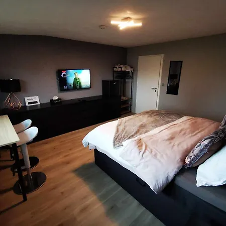 Lanonweye Vendégház *